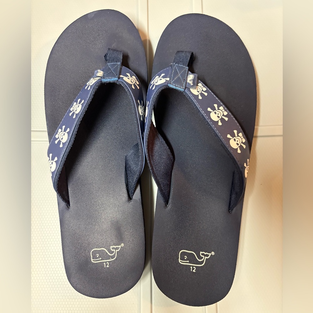 Men’s Vineyard Vines Navy Flip Flops with Skull Design